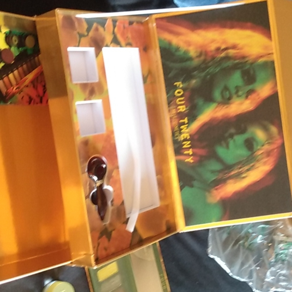 420;PR BOX - Picture 5 of 5